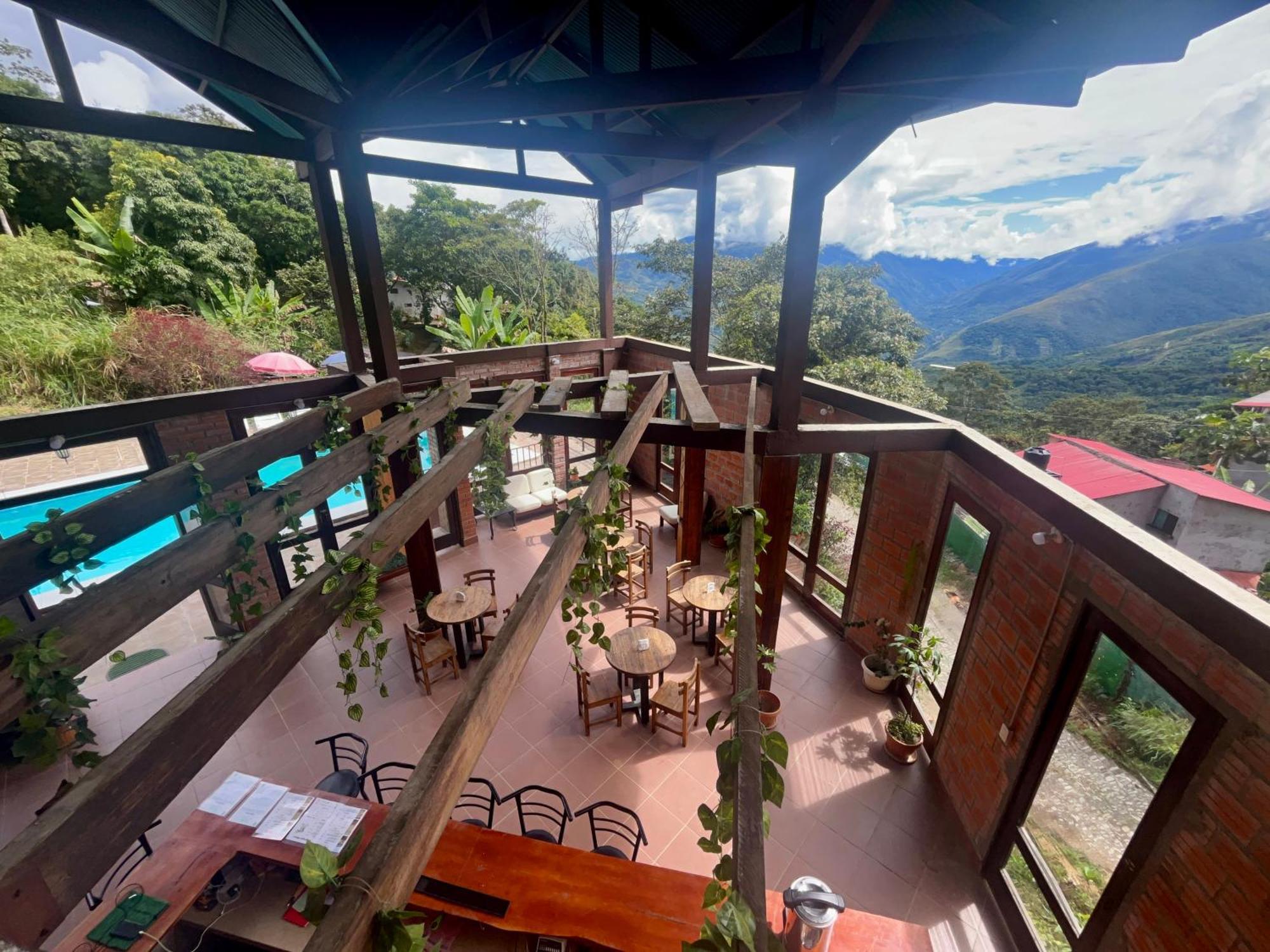 Villa Camila Hostel Coroico Exterior photo